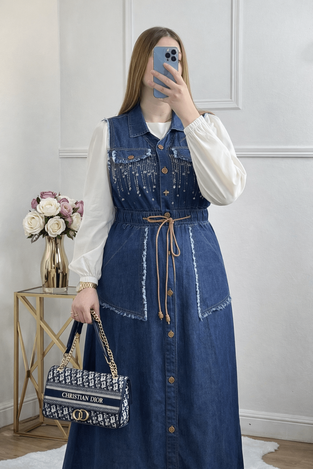 Jean Élégant avec Chemise Blanche Perlée – Style Chic & Moderne - TopVetmentsDZ
