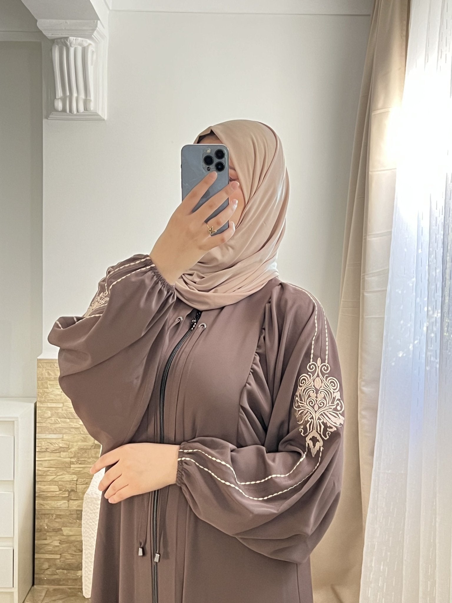 حجاب أنيق بتطريز فاخر – 11 لون مميز | مقاسات من 38 إلى 48 - TopVetmentsDZ