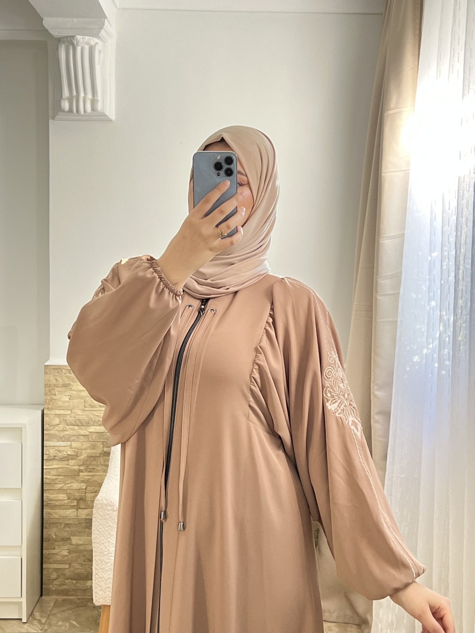 حجاب أنيق بتطريز فاخر – 11 لون مميز | مقاسات من 38 إلى 48 - TopVetmentsDZ