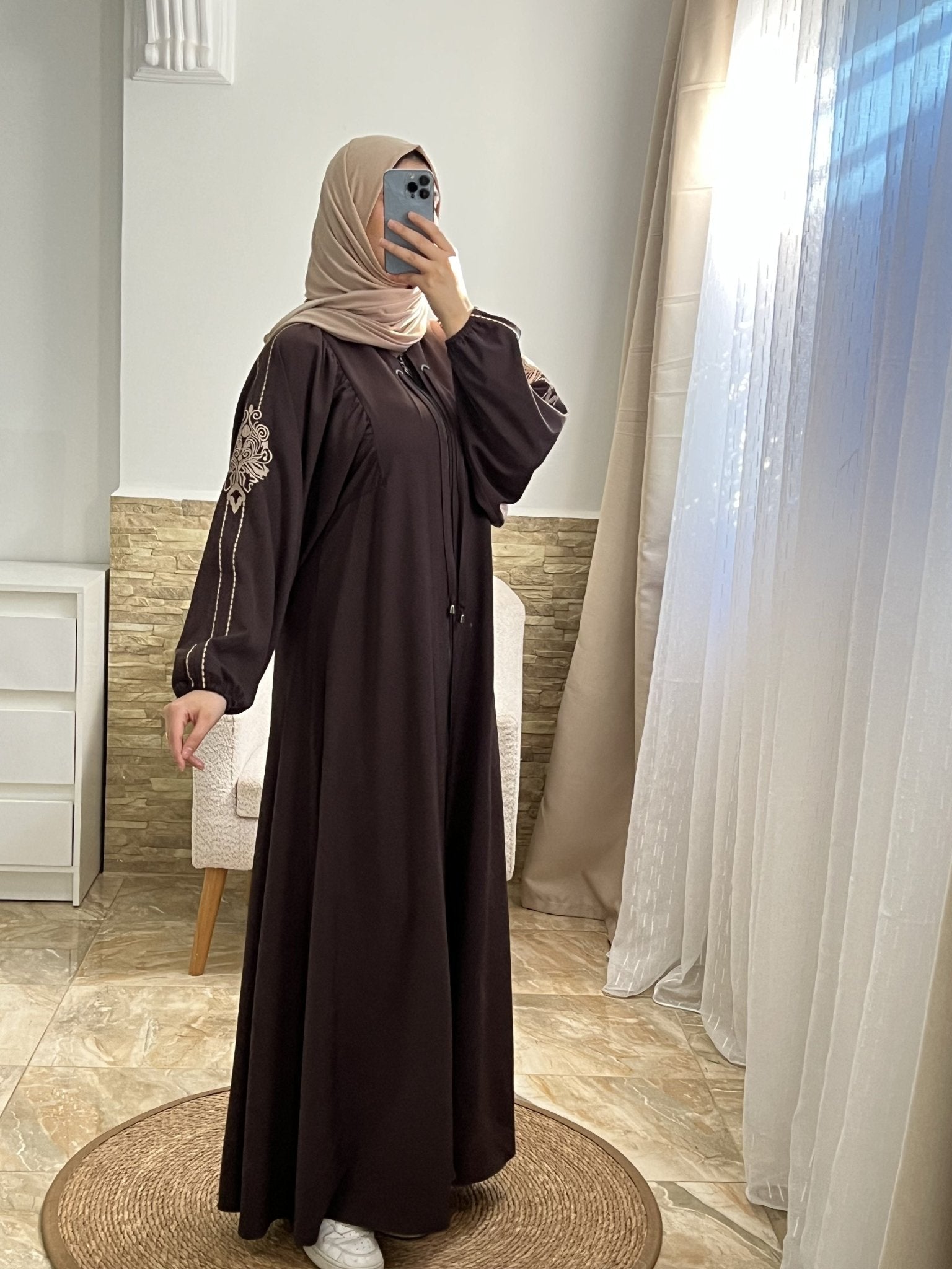 حجاب أنيق بتطريز فاخر – 11 لون مميز | مقاسات من 38 إلى 48 - TopVetmentsDZ